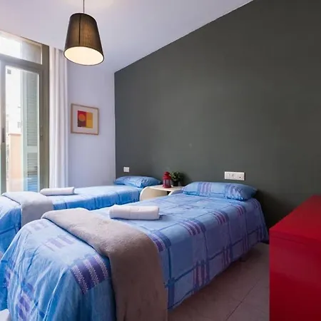 5 Pax Santa Monica Ramblas * Barcelona