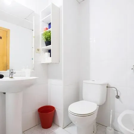 Apartment 5 Pax Santa Monica Ramblas *